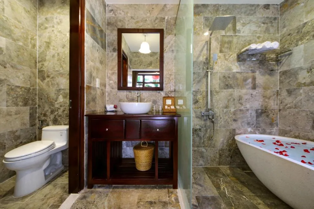 Deluxe Double or Twin Room with Pool View — Little Town Villa