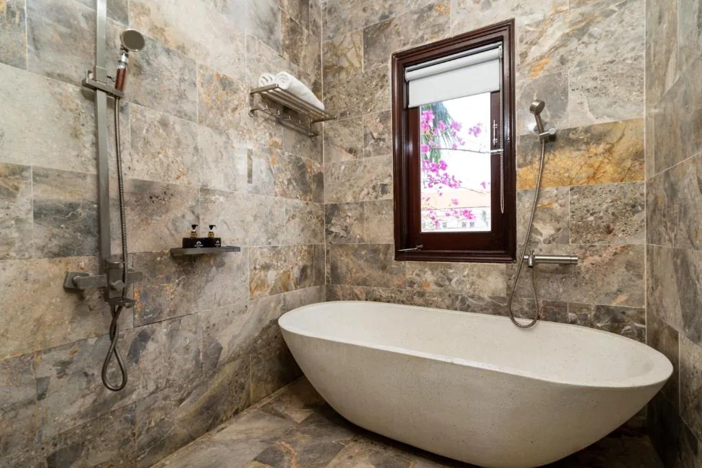 Little Town Villa — photo 4